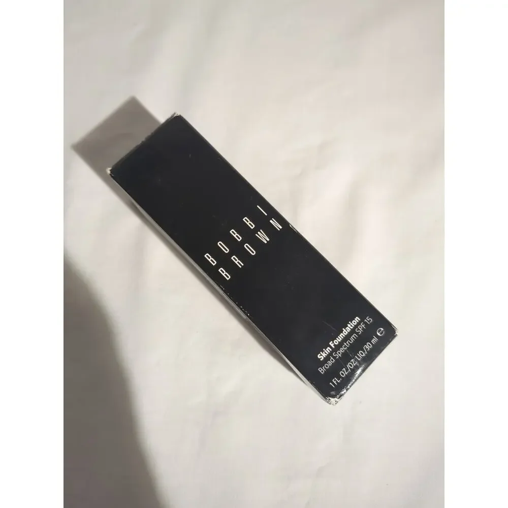 Bobbi Brown Skin Foundation Broad Spectrum SPF 15 Warm Walnut 7.5 New in Box